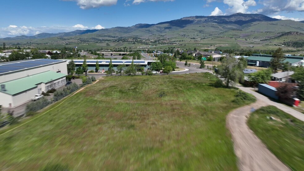 799 Jefferson Ave, Ashland, OR à vendre - Vidéo sur l’annonce professionnelle – Image 2 sur 12