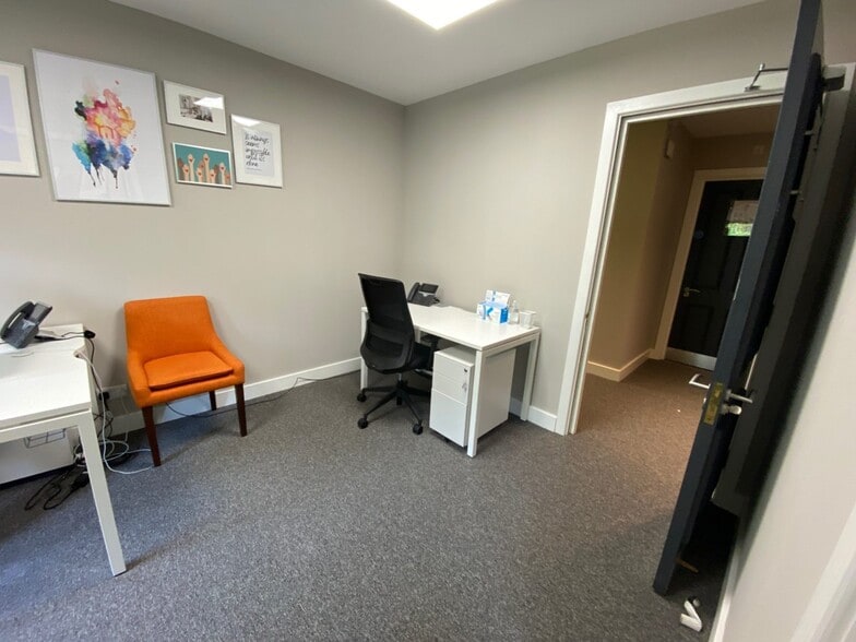 3 Bassett Av, Southampton à louer - Photo intérieure – Image 3 sur 8