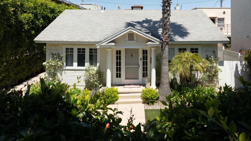 1047 9th St, Santa Monica, CA à vendre - Photo de l’immeuble – Image 2 sur 18