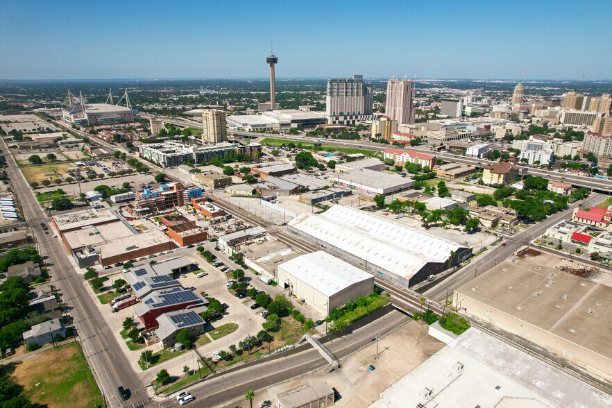 120 Eda, San Antonio, TX à louer - Photo de l’immeuble – Image 2 sur 17
