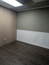 533 W North Ave, Elmhurst, IL à louer Photo intérieure– Image 1 sur 4