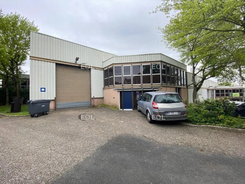 Local d’activités dans Palaiseau à louer - Photo de l’immeuble – Image 3 sur 4