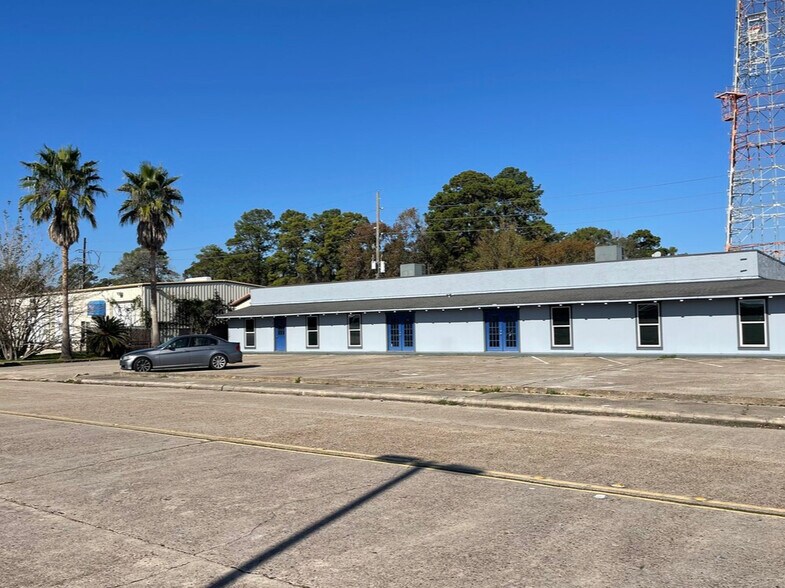 19419 N Freeway, Spring, TX à louer - Photo de l’immeuble – Image 1 sur 8