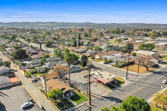 5065 Riverside Dr, Chino, CA à louer Photo intérieure– Image 2 sur 11