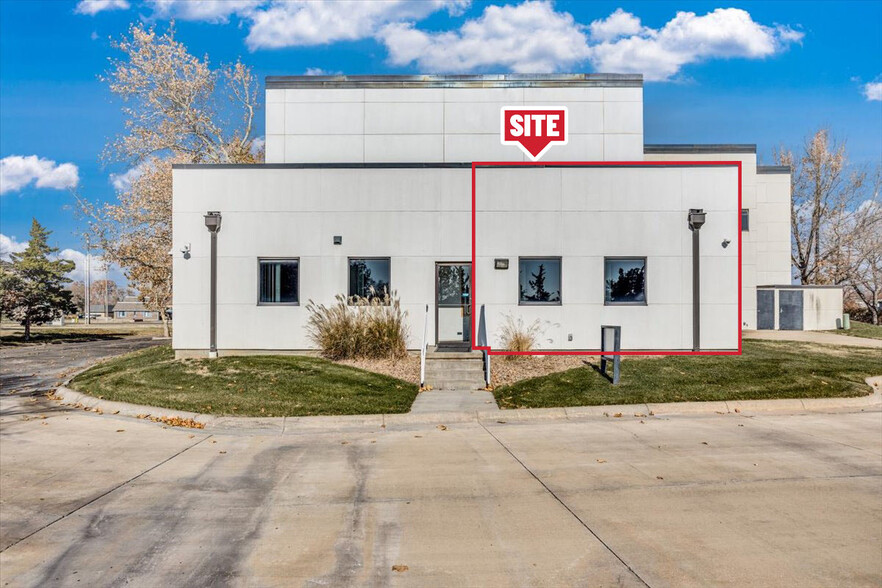 811 E 30th Ave, Hutchinson, KS à louer - Photo de l’immeuble – Image 1 sur 8
