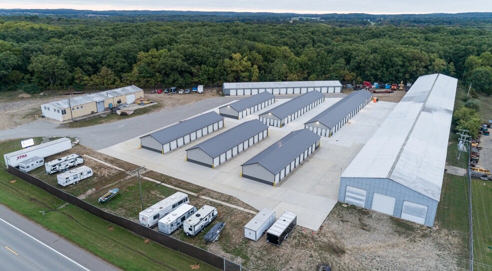 922 N M-37 Hwy, Hastings, MI à vendre - Photo de l’immeuble – Image 2 sur 11