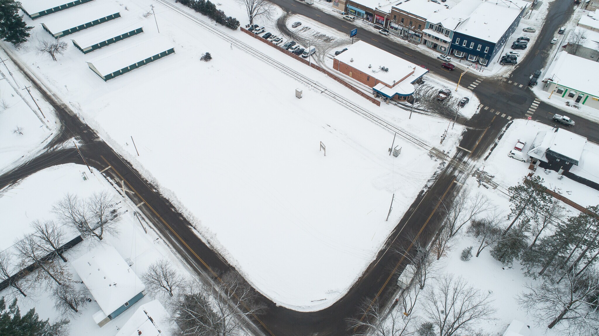 1xx Central Dr, Braham, MN à vendre Photo principale– Image 1 sur 13