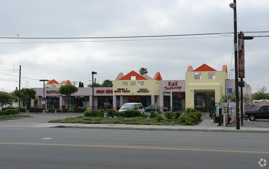 4502 1st St, Santa Ana, CA à louer - Photo de l’immeuble – Image 2 sur 2