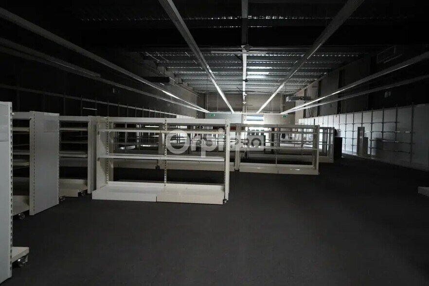 Local commercial dans Dole à louer - Photo de l’immeuble – Image 2 sur 6