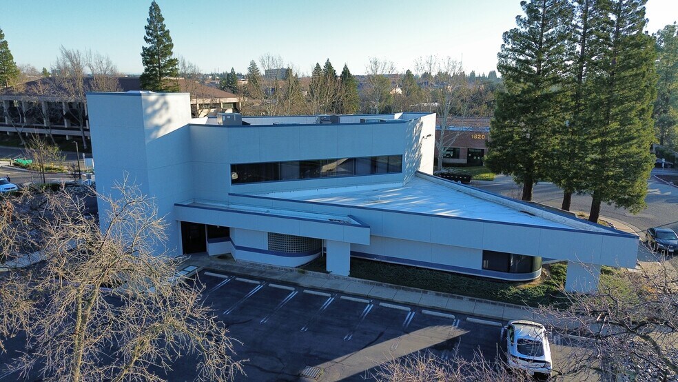 1613 Santa Clara Dr, Roseville, CA à vendre - Photo de l’immeuble – Image 2 sur 3
