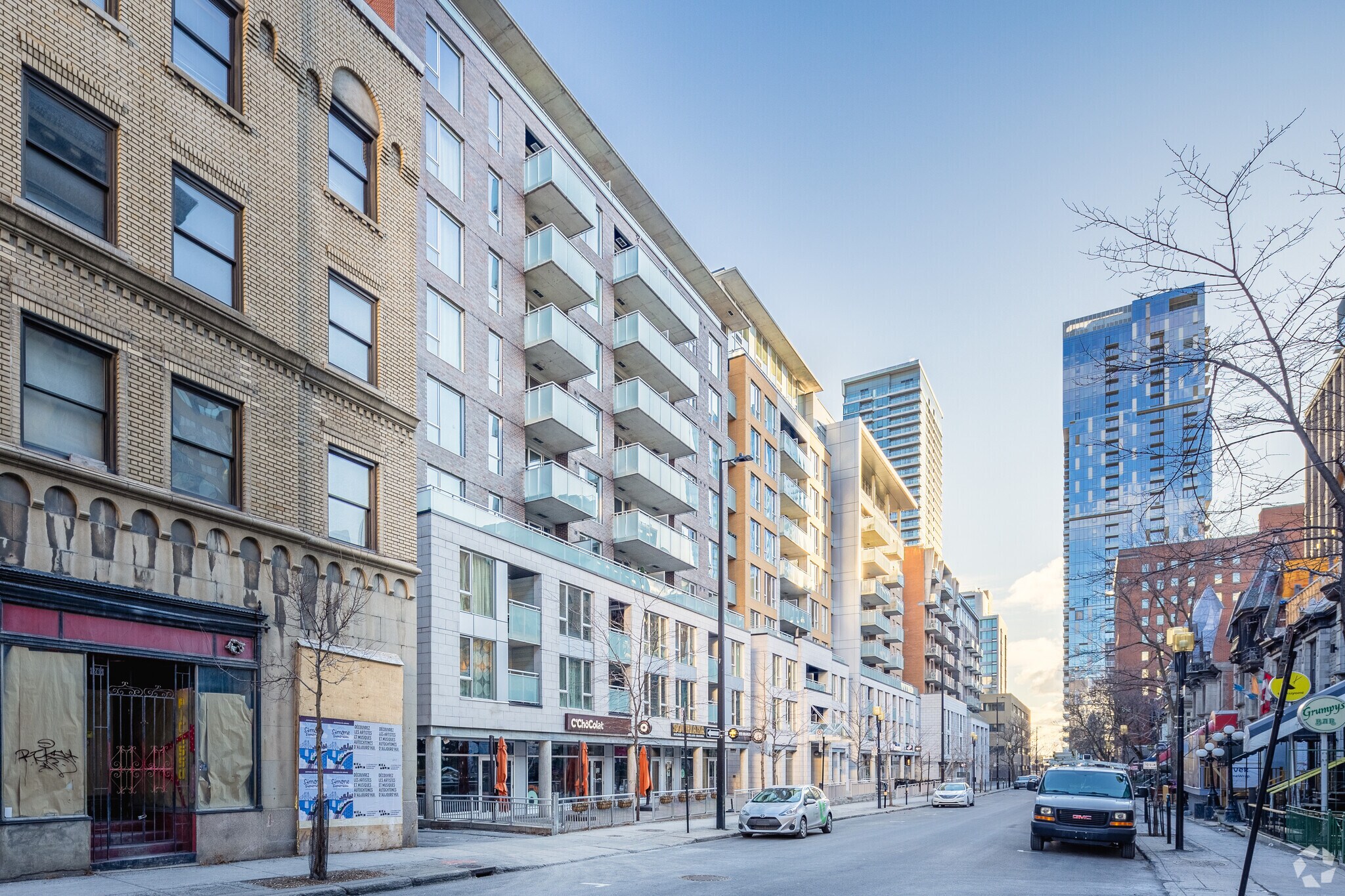 1235 Rue Bishop, Montréal, QC à louer Photo de l’immeuble– Image 1 sur 5