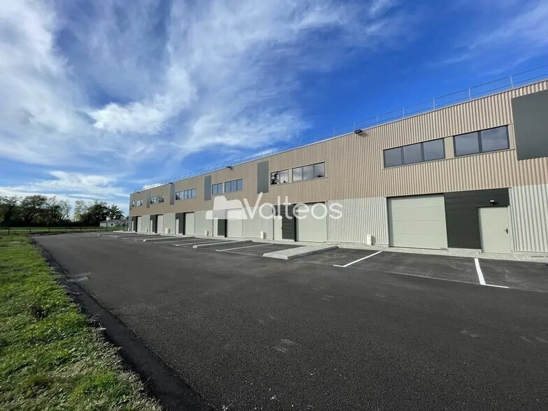 Local d'activités dans Montauban à vendre - Photo de l’immeuble – Image 1 sur 6