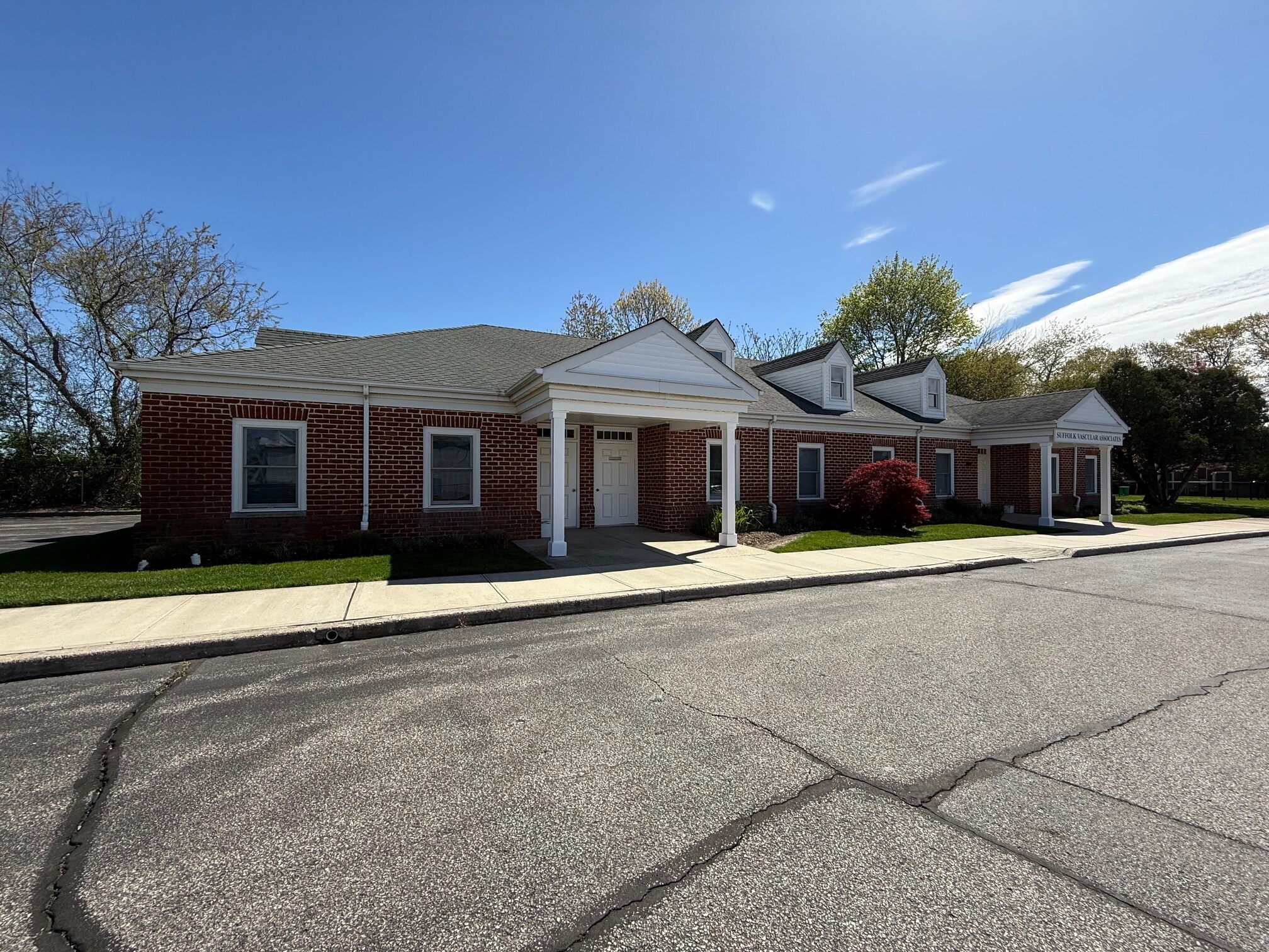 1149 Old Country Rd, Riverhead, NY à louer Photo intérieure– Image 1 sur 7