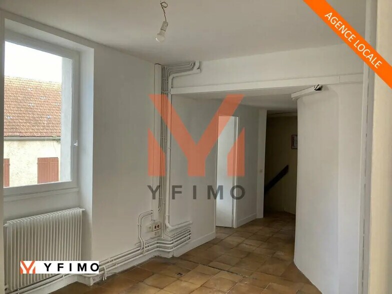 Local d'activités dans Maule à vendre - Photo de l’immeuble – Image 2 sur 11