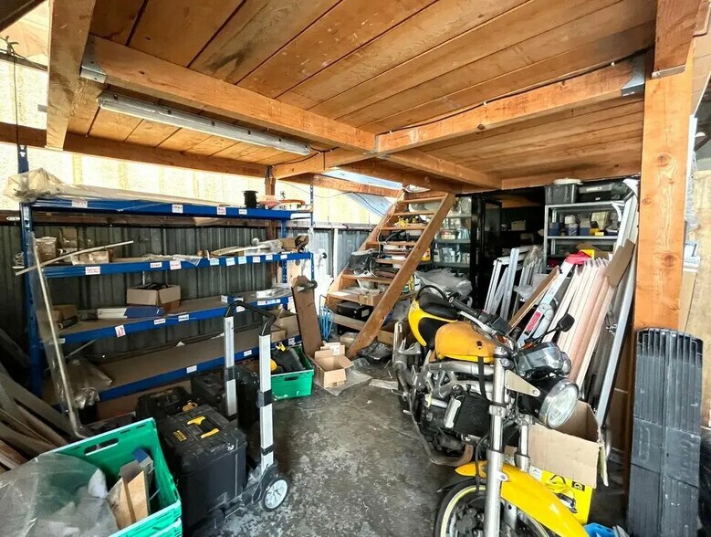 Industriel/Logistique dans Cagnes-sur-Mer à vendre - Photo de l’immeuble – Image 2 sur 7