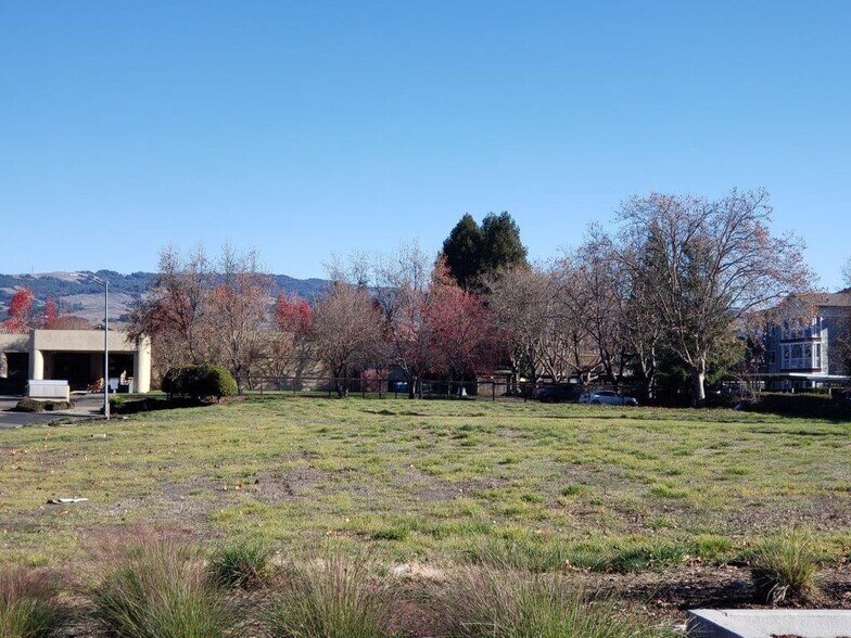 1401 Medical Center, Rohnert Park, CA à vendre - Photo de l’immeuble – Image 2 sur 3