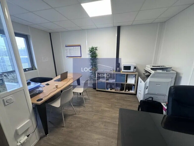 Local d’activités dans Montussan à louer - Photo de l’immeuble – Image 3 sur 6