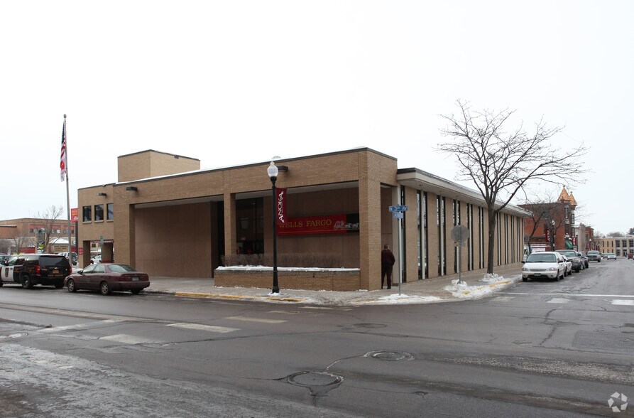 2015 3rd Ave, Anoka, MN à vendre - Photo de l’immeuble – Image 2 sur 4