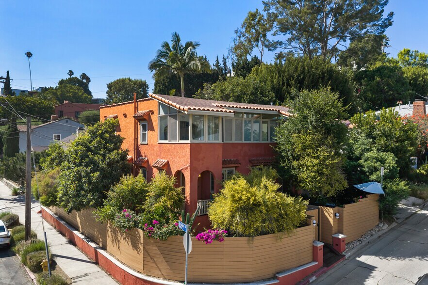 1501 Westerly Ter, Los Angeles, CA à vendre - Photo principale – Image 1 sur 60