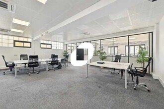 Bureau dans Saint-Cloud à louer Photo intérieure– Image 1 sur 5