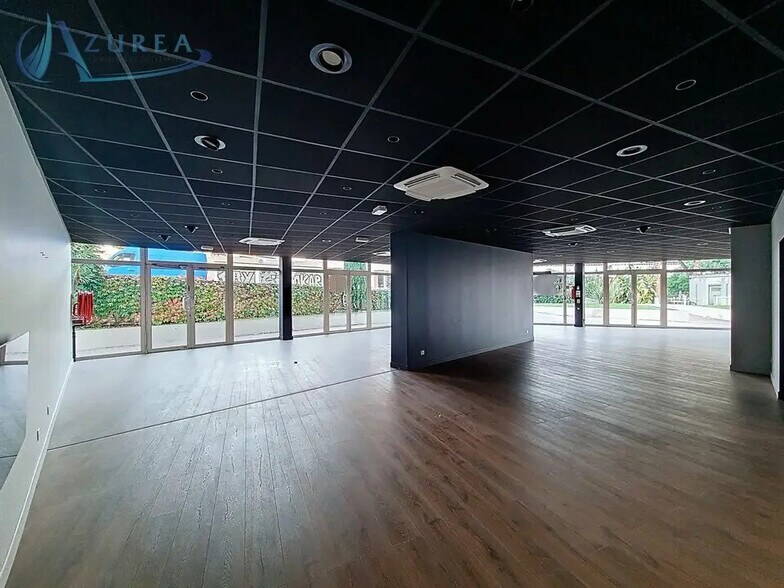 Local commercial dans Saint-Laurent-du-Var à louer - Photo intérieure – Image 3 sur 9