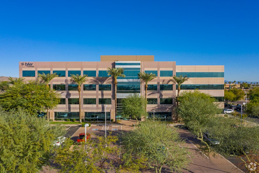 8950 S 52nd St, Tempe, AZ à louer - Photo de l’immeuble – Image 2 sur 11