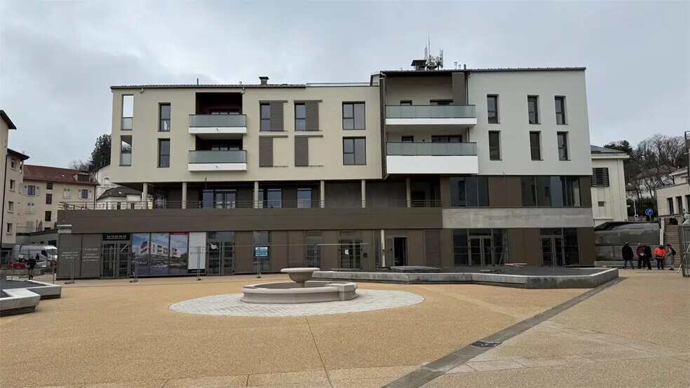 Local d'activités dans Gex à vendre - Photo de l’immeuble – Image 2 sur 10