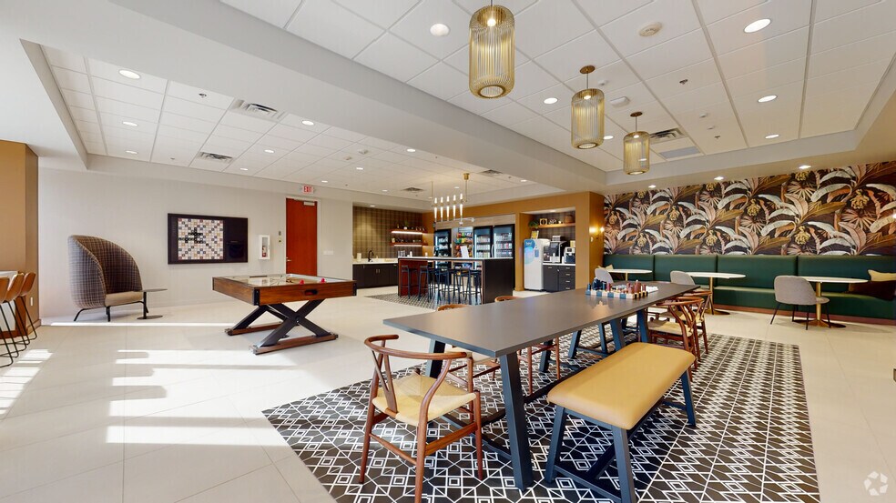 701 S Xenia Ave, Golden Valley, MN à louer - Numérisation 3D Matterport – Image 2 sur 24
