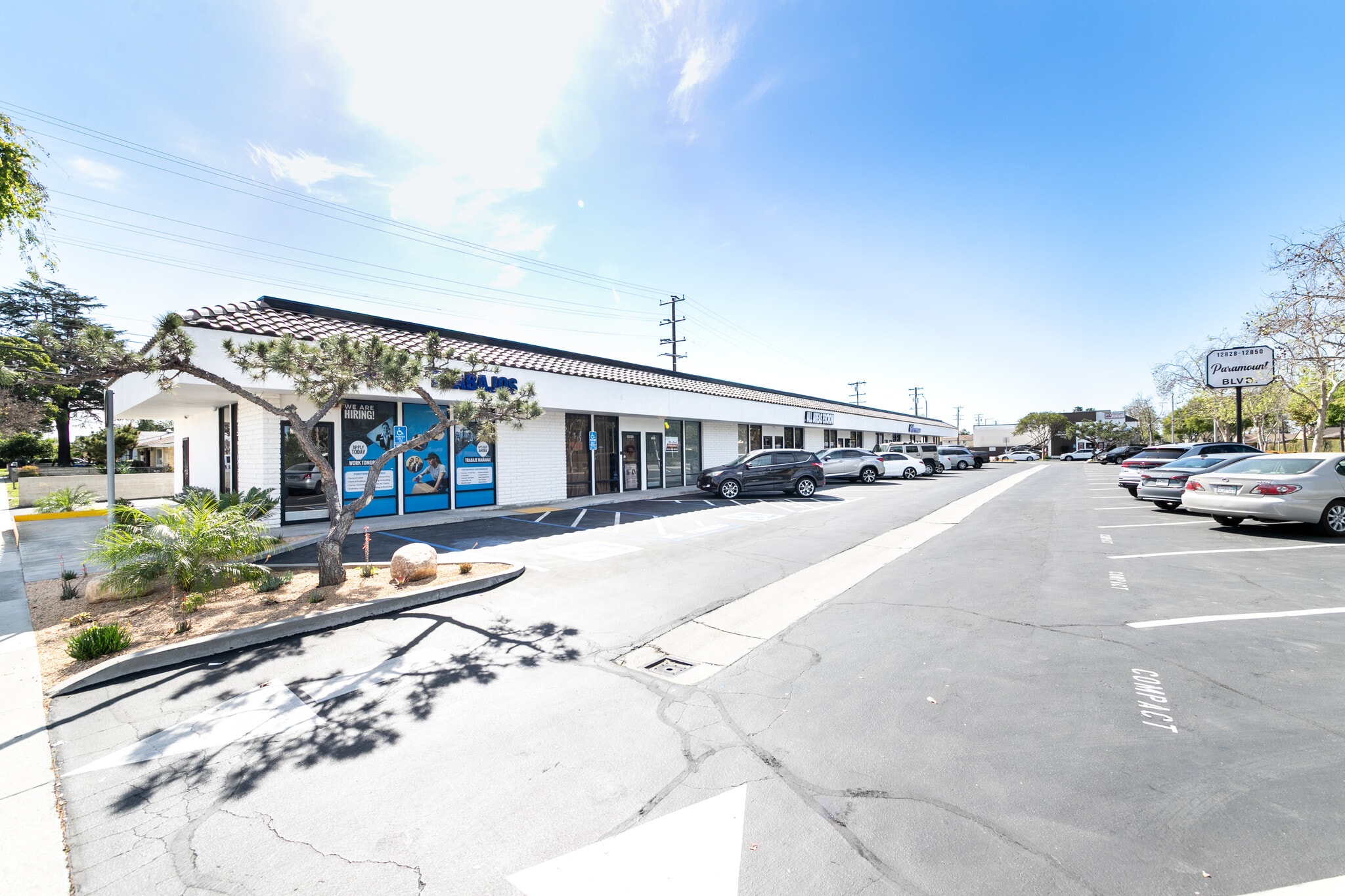 12848 Paramount Blvd, Downey, CA à louer Photo de l’immeuble– Image 1 sur 14