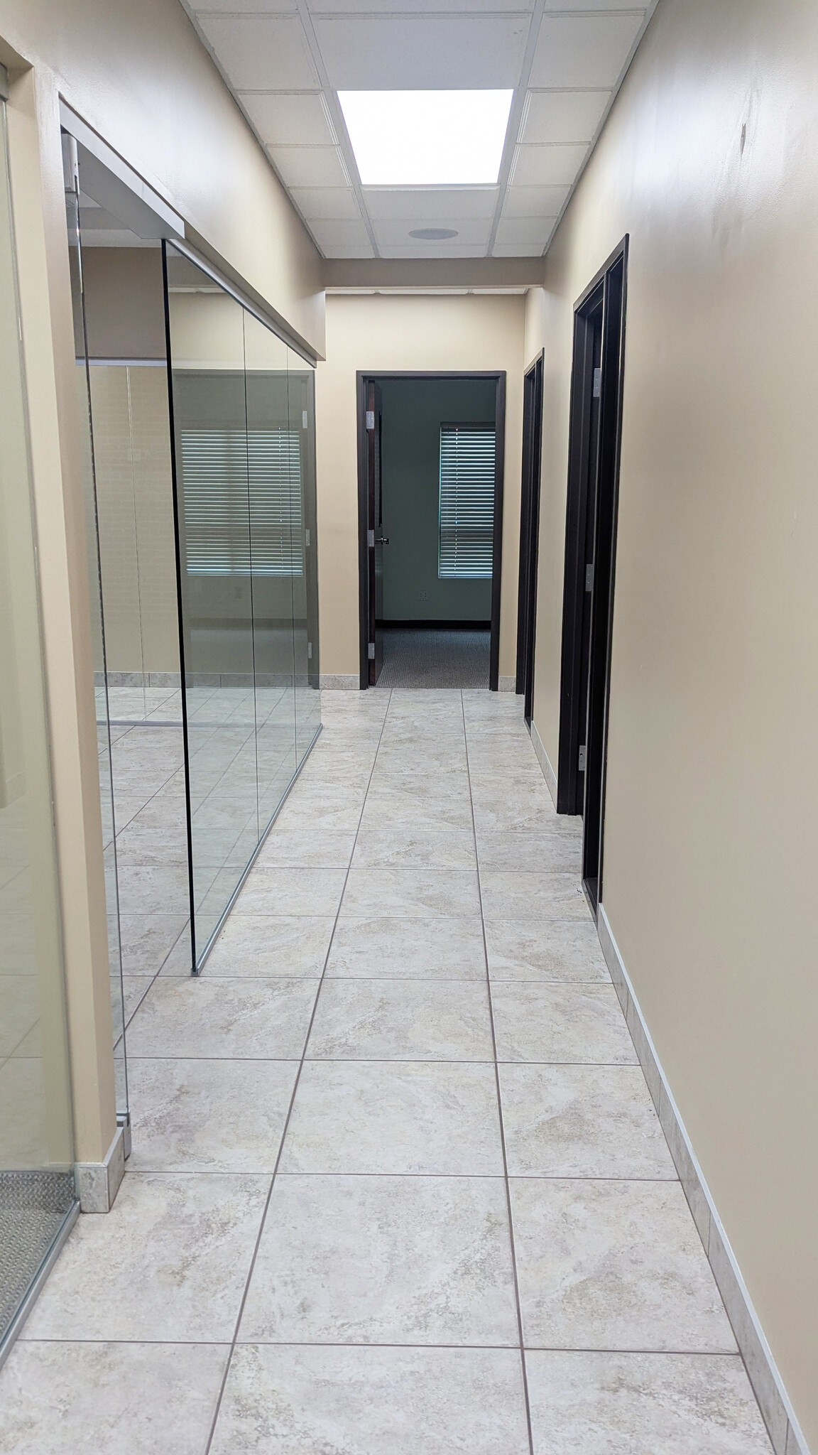 48581-48625 Hayes Rd, Shelby Township, MI à louer Photo intérieure– Image 1 sur 4