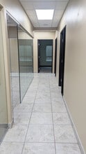 48581-48625 Hayes Rd, Shelby Township, MI à louer Photo intérieure– Image 1 sur 4