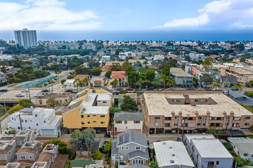 2511 4th St, Santa Monica, CA à vendre - Photo de l’immeuble – Image 3 sur 21