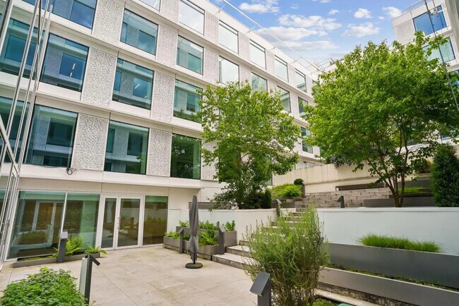 Plus de détails pour 31 Rue Du Colisée, Paris - Bureau à louer