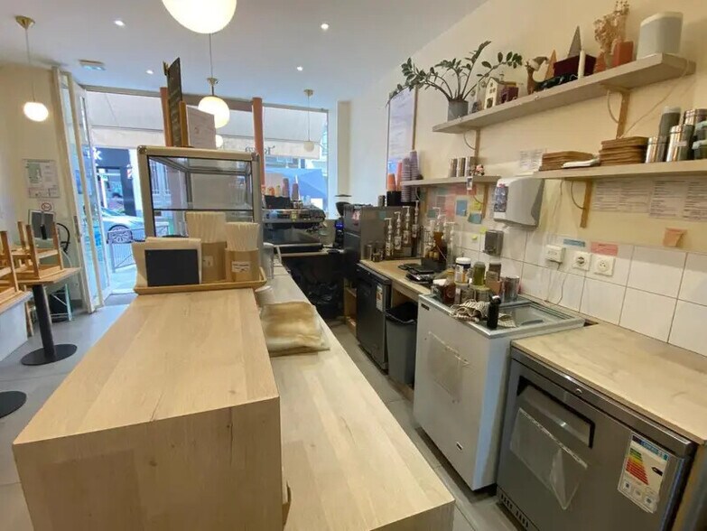 Local commercial dans Paris à louer - Photo de l’immeuble – Image 2 sur 7