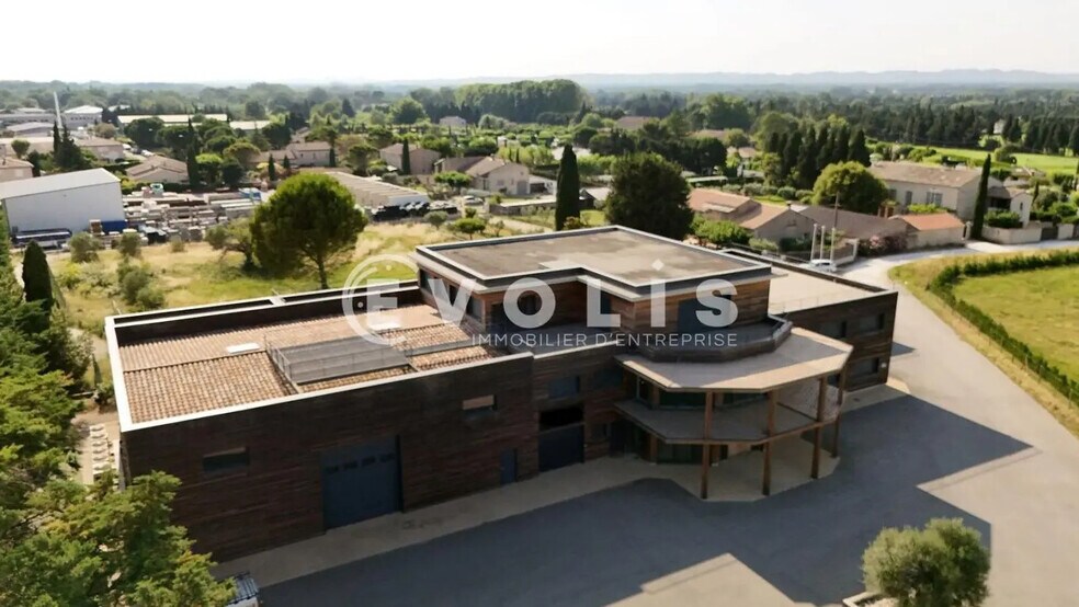 Industriel/Logistique dans Saint-Rémy-de-Provence à louer - Photo de l’immeuble – Image 2 sur 6