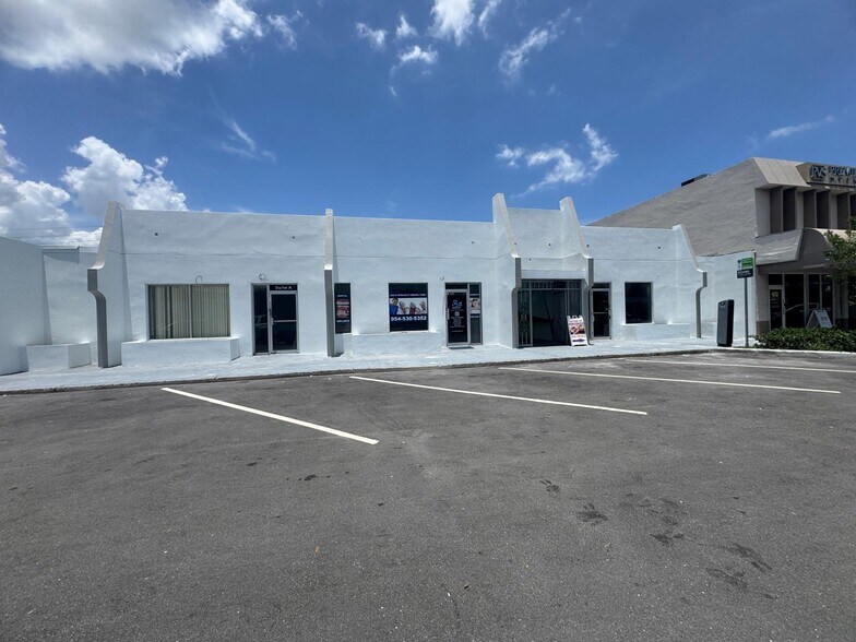 2633 E Commercial Blvd, Fort Lauderdale, FL à vendre - Photo de l’immeuble – Image 3 sur 4