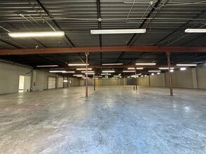 4911 Industrial Rd, Fort Wayne, IN à louer Photo de l’immeuble– Image 2 sur 4