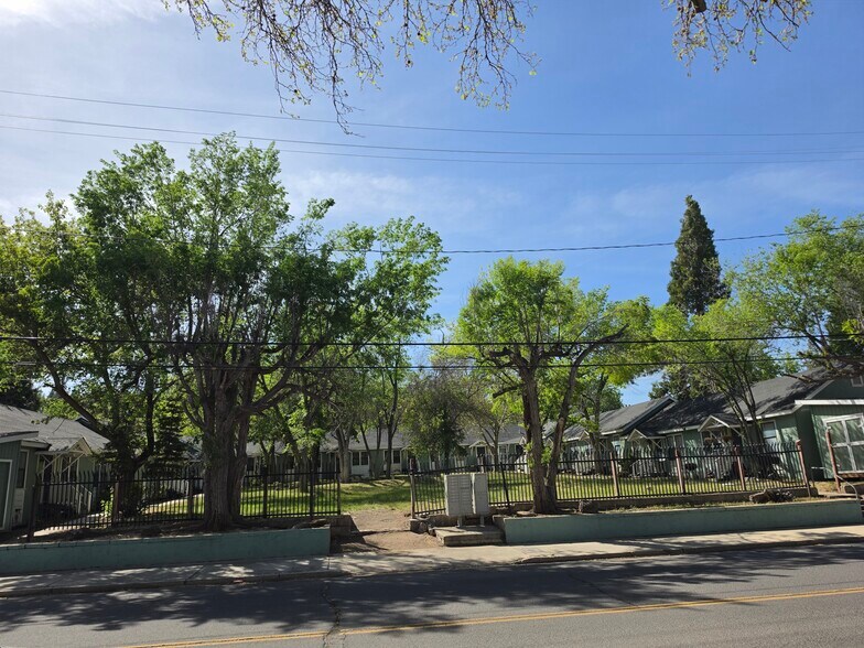 400 N Roop St, Susanville, CA à vendre - Photo de l’immeuble – Image 3 sur 8