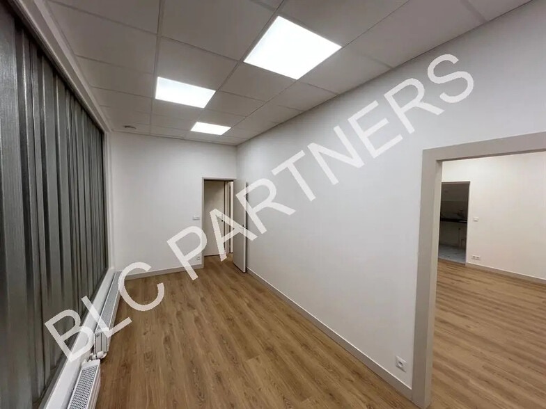 Bureau dans Paris à vendre - Photo de l’immeuble – Image 2 sur 7