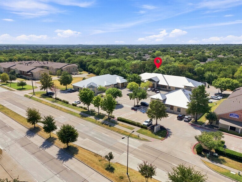 5561 Virginia Pky, McKinney, TX à louer - Photo de l’immeuble – Image 3 sur 41