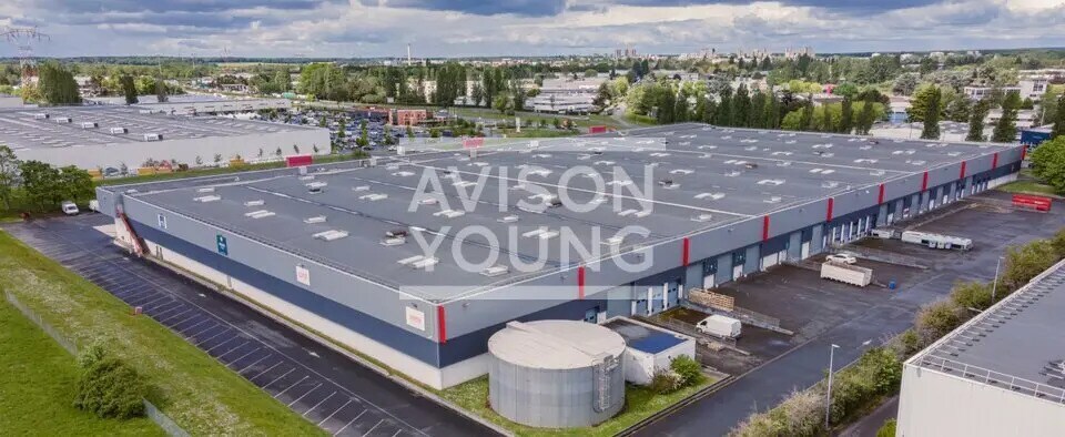 Local d’activités dans Les Ulis à louer - Photo de l’immeuble – Image 2 sur 3