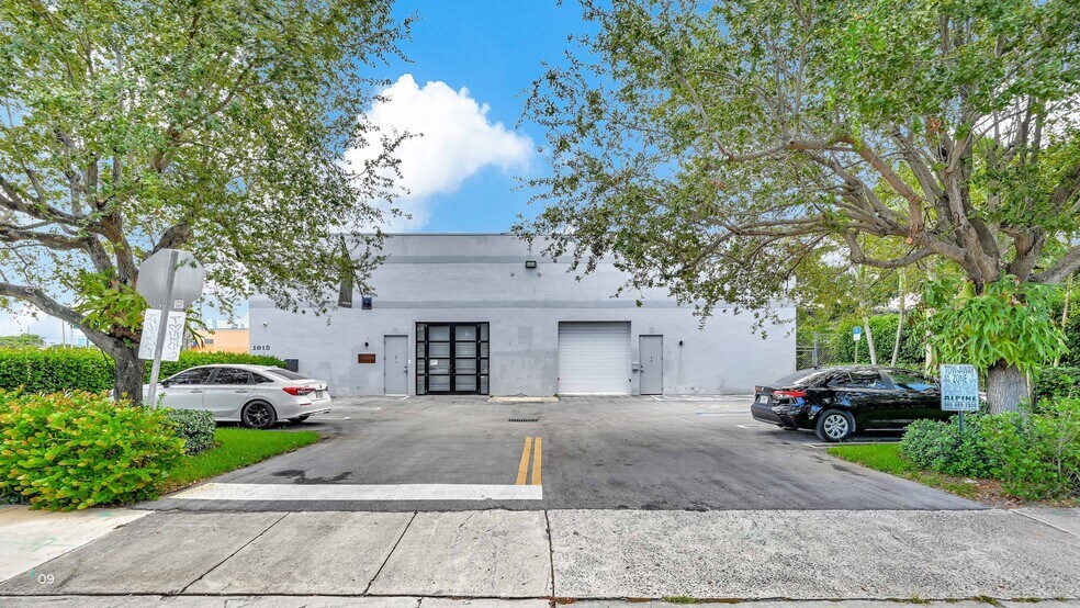 1015 NW 23rd St, Miami, FL à louer - Photo de l’immeuble – Image 2 sur 7