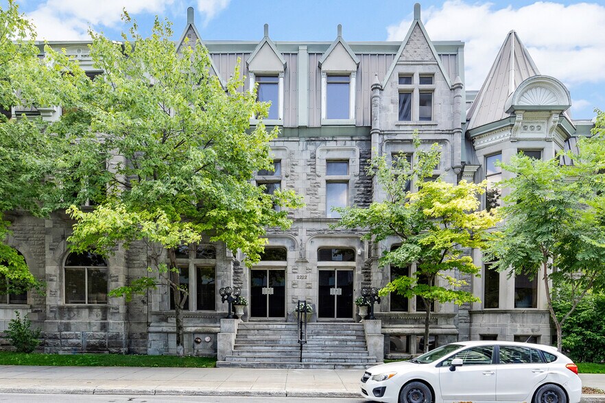 2222 Boul René-Lévesque O, Montréal, QC à louer - Photo de l’immeuble – Image 1 sur 5