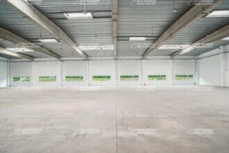 Local d’activités dans Chilly-Mazarin à louer Photo intérieure– Image 1 sur 12