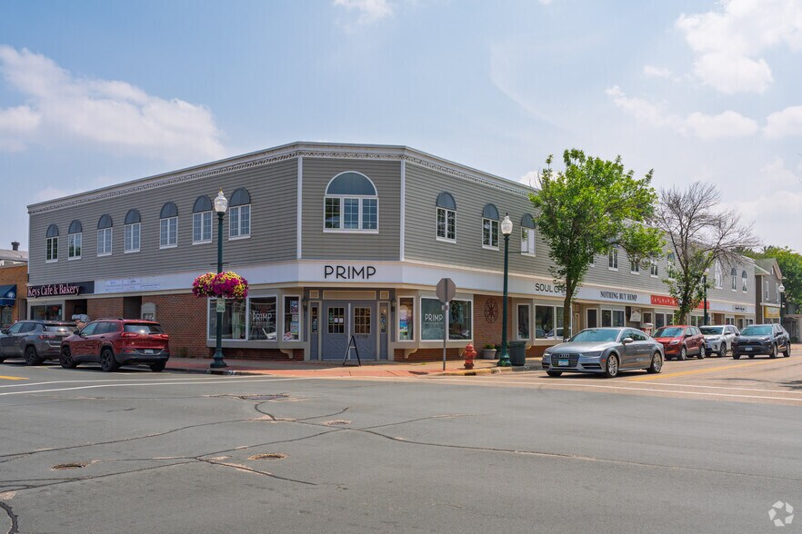 4754-4766 Banning Ave, White Bear Lake, MN à louer - Photo de l’immeuble – Image 1 sur 17