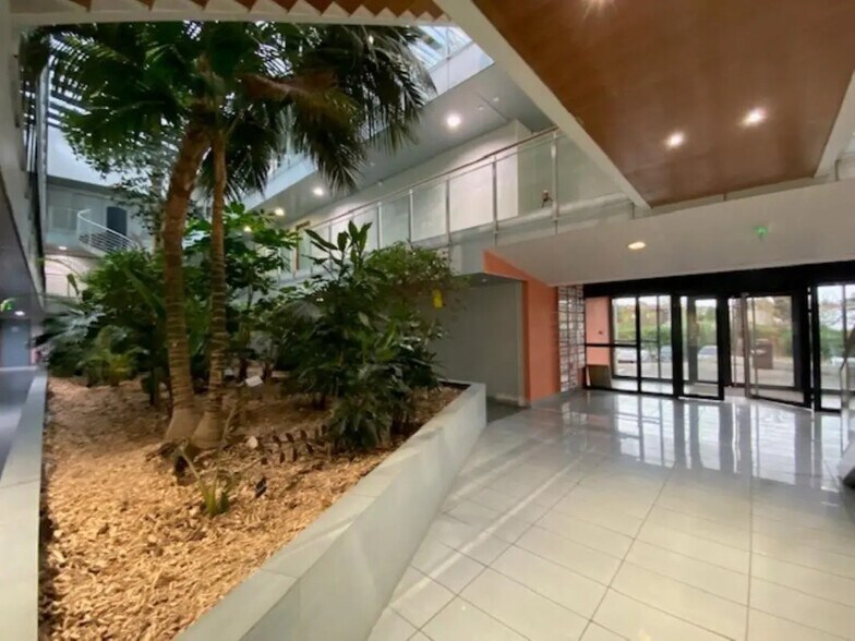 Bureau dans Montpellier à louer - Photo de l’immeuble – Image 2 sur 8