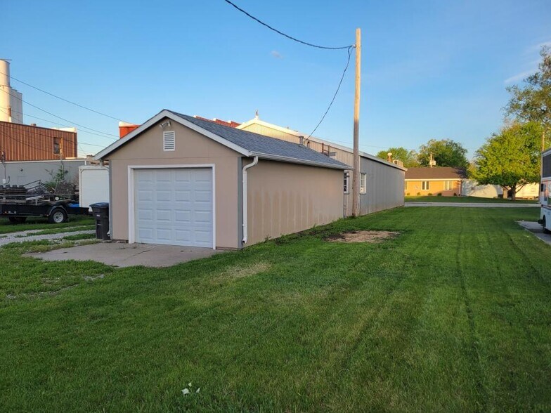 10830-10840 N 142nd St, Waverly, NE à vendre - Photo de l’immeuble – Image 2 sur 3