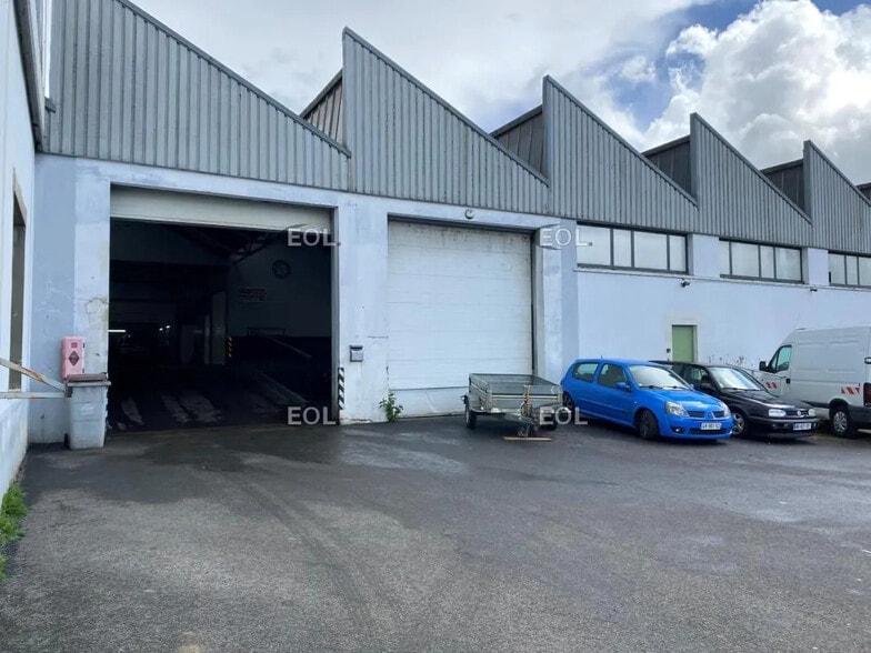 Local d'activités dans Meaux à vendre - Photo de l’immeuble – Image 3 sur 8