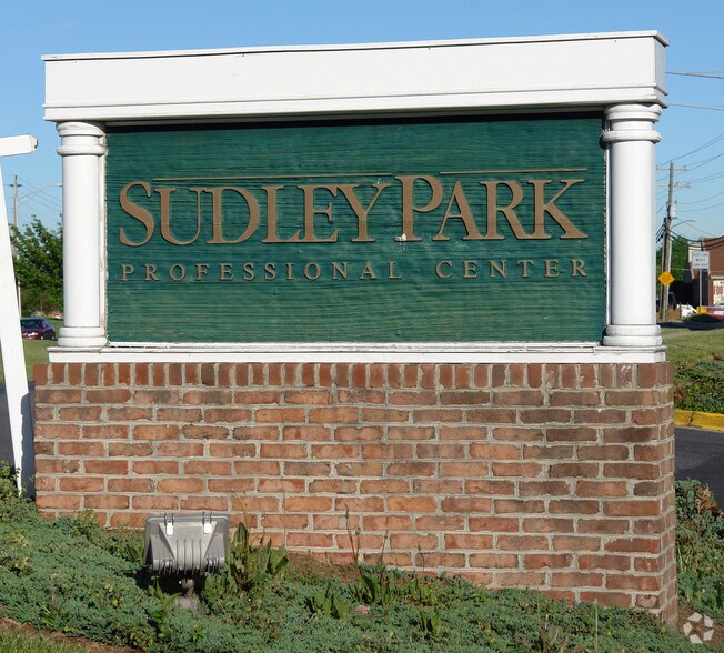 8629 Sudley Rd, Manassas, VA à vendre - Photo de l’immeuble – Image 3 sur 4