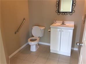 Plus de détails pour 2128-2130 Montreal Rd, Ottawa, ON - Local commercial à louer